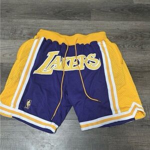 MITCHELL & NESS NBA JUST DON ROAD SHORTS LAKERS 1996 Sz M